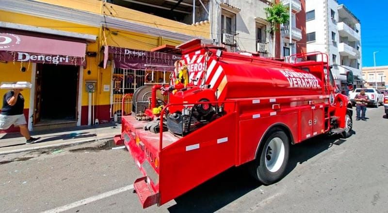 ¡FLAMAZO EN HOJALDRAS ‘DENEGRI’! - HUBO UNA EXPLOSIÓN POR ACUMULACIÓN DE GAS LP