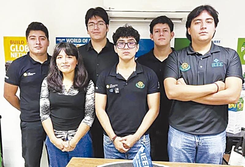 ¡GENIOS VERACRUZANOS CREAN A JENNY, ROBOT QUE ENSEÑA A NIÑOS!