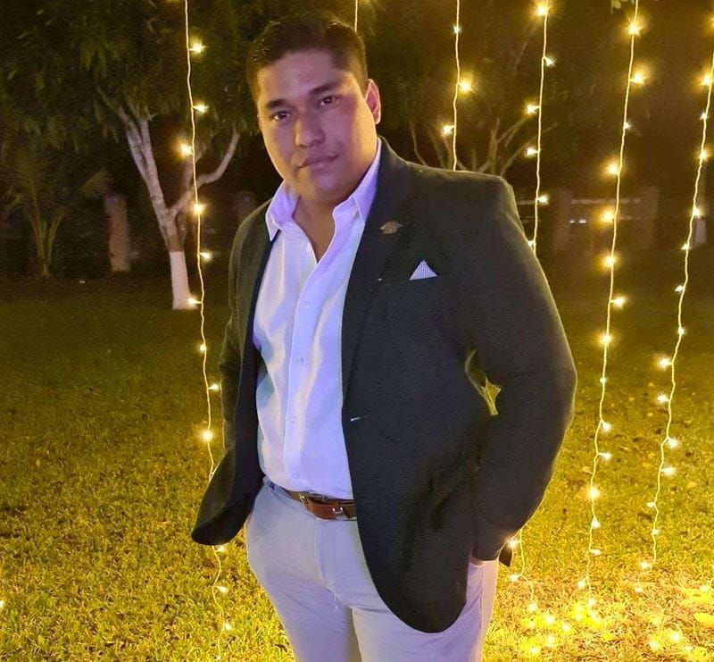 ¡MATAN A DIRIGENTE TRANSPORTISTA! - LO ATACARON A BALAZOS AL INTERIOR DEL RESTAURANTE EN TUXPAN