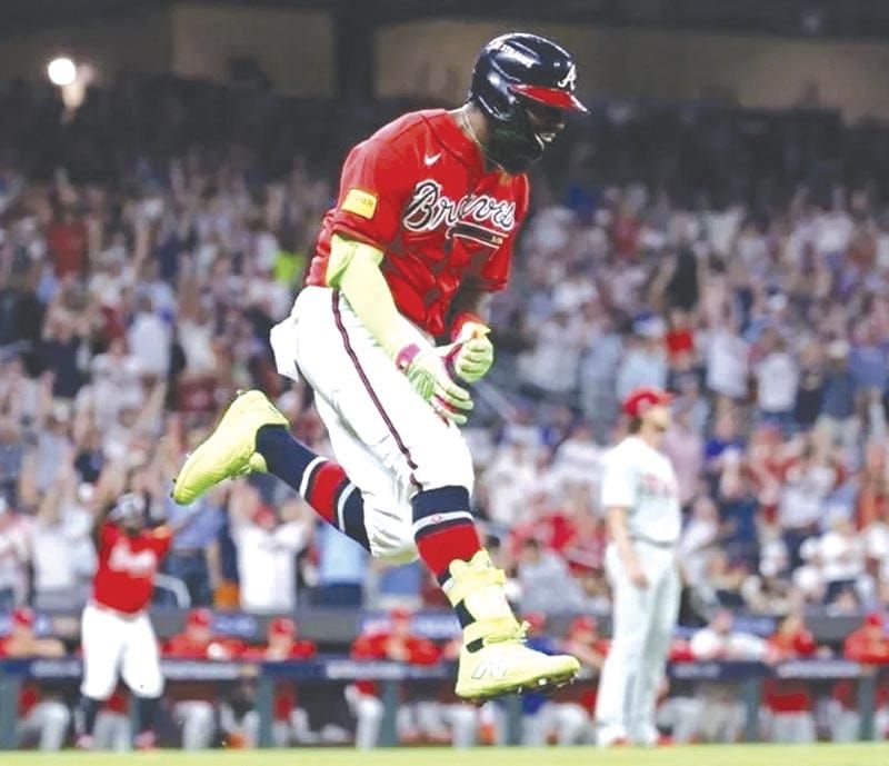 ¡A PURO JONRÓN, BRAVOS AVANZAN Y VAN ANTE DODGERS!