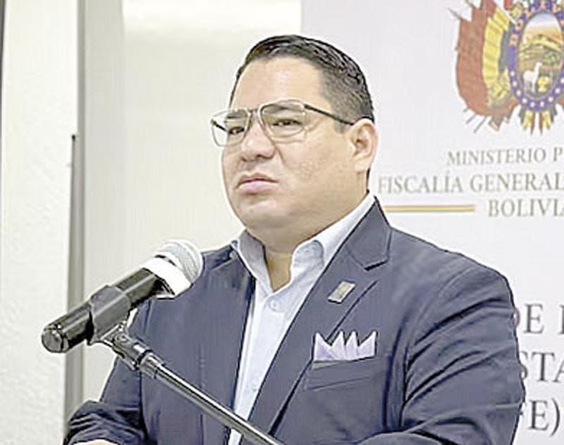 ¡DETIENEN A ROGER MARIACA, FISCAL GENERAL DE BOLIVIA!