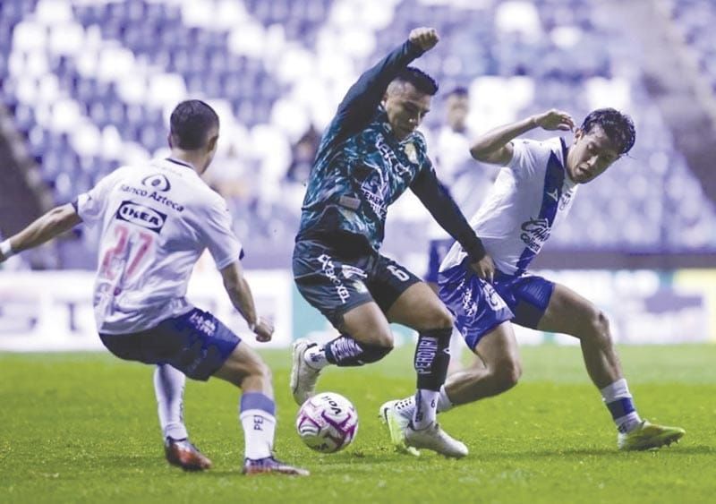 ¡EVITA GOLAZO DE ARMENTA CAÍDA DEL PUEBLA ANTE LEÓN!