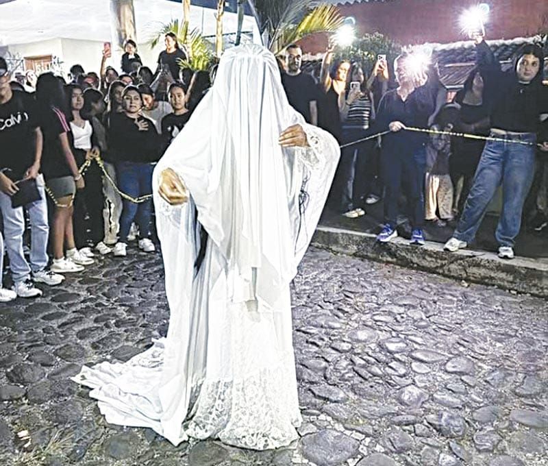 ¡LA LLORONA SE APARECE EN COATEPEC!