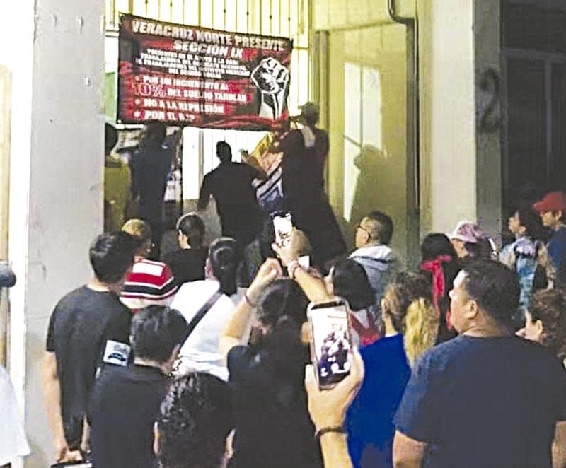 ¡PROTESTAN Y EN LA MADRUGADA!