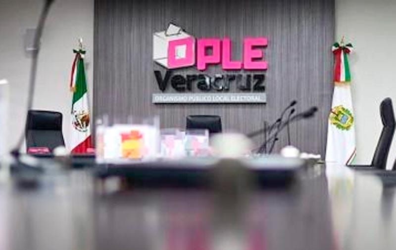¡SALPICA AL OPLE! - BAJO LA LUPA FUNCIONARIO