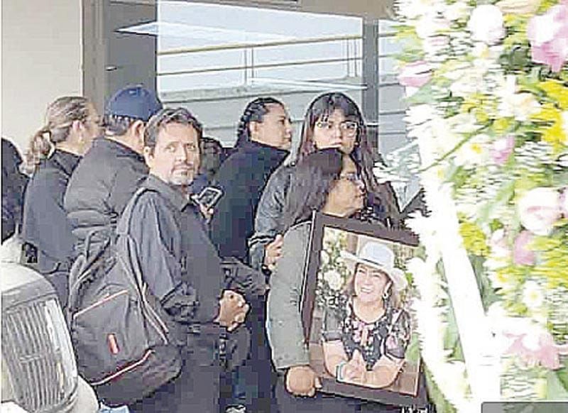 ¡DESPIDEN A MAESTRA QUE MURIÓ EN ATAQUE EN ESCUELA DE TORREÓN!