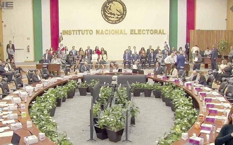 ¡PIDEN PACTO A PARTIDOS, VEN RIESGO EN EL INE!