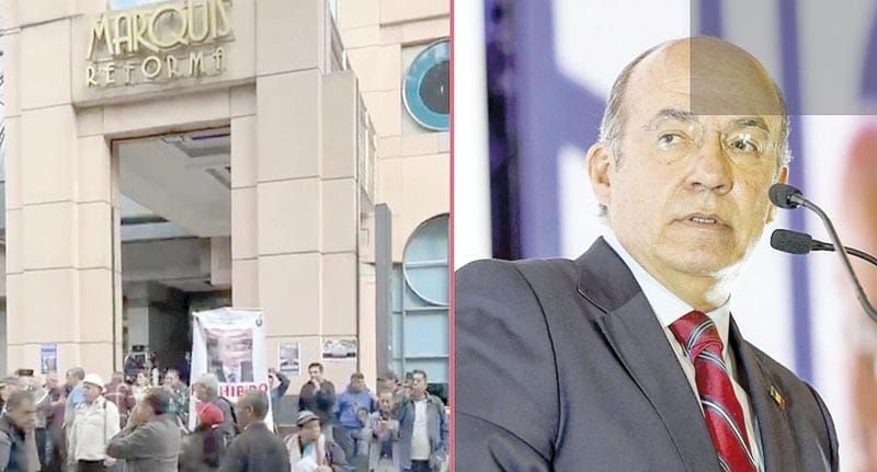 ¡EX TRABAJADORES DE LUZ FUERZA PROTESTAN CONTRA CALDERÓN!