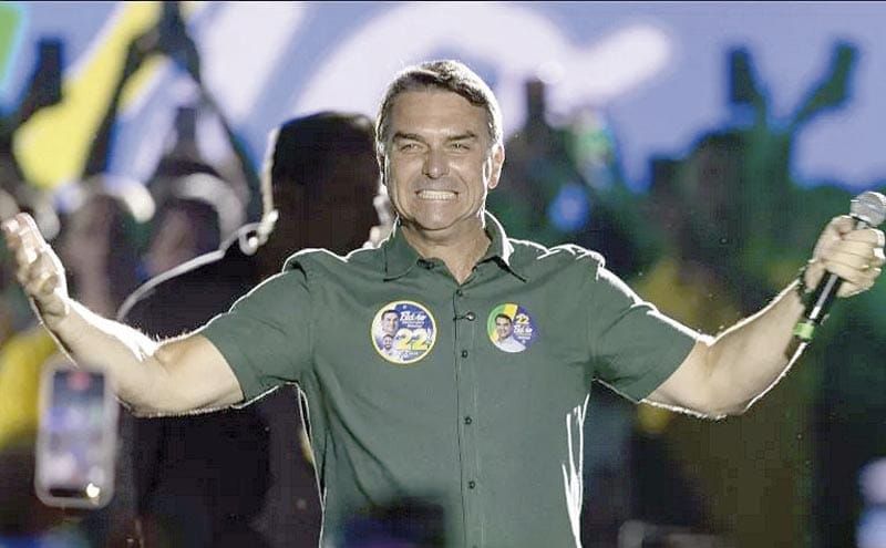 ¡LA VENTAJA DE FLÁVIO BOLSONARO SOBRE LULA DA SILVA SE REDUCE!