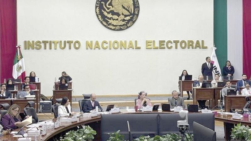 ¡RENUNCIAN AL INE TRES DIRECTIVOS LIGADOS A PROVEEDOR!