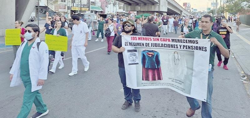¡CRECEN PROTESTAS Y VAN A CONSULTA!