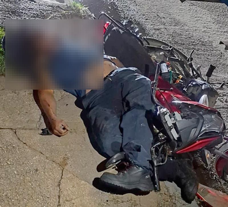 ¡SE PAGA TRANCAZO CONTRA CAMIONETA Y PIERDE LA VIDA!