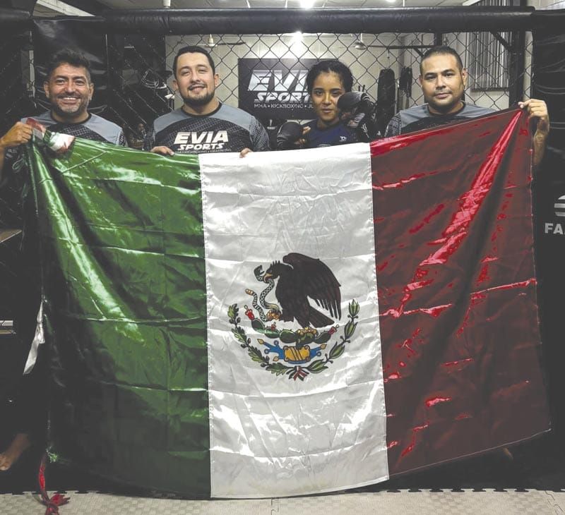 ¡Ivonne Montejo y el coach Eduardo Ibarra EN EL MUNDIAL DE ARTES MARCIALES MIXTAS!