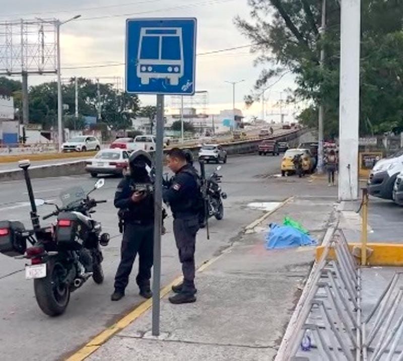 ¡ABUELITO MURIÓ FRENTE AL AUDITORIO BENITO JUÁREZ!