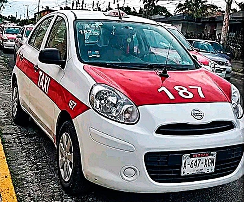¡SE HACEN PASAR COMO PASAJEROS Y LE ROBAN EL TAXI A RULETERO!