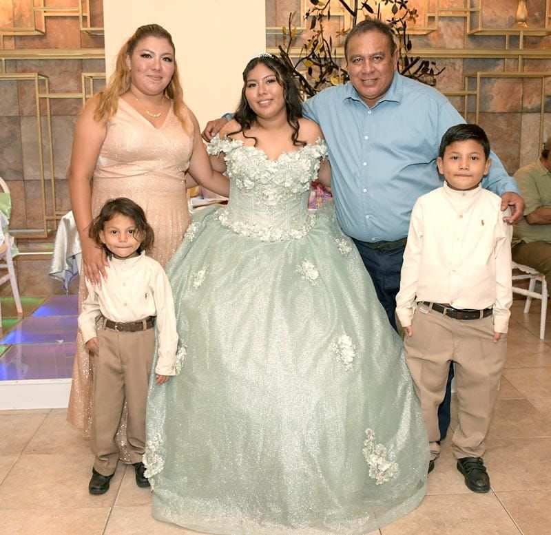 NOCHE DE ENSUEÑO EN LOS XV AÑOS DE FÁTIMA