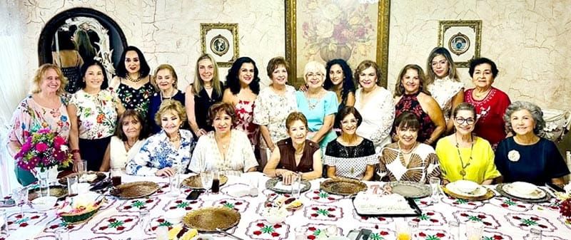 ¡PETRY DE TEJEDA CELEBRA SU CUMPLEAÑOS!