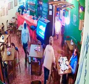 ¡A PUNTA DE PISTOLA ATRACAN “EL CHÉJERE CAFÉ” EN COATEPEC!