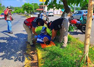 ¡JOVEN REPARTIDOR RESULTÓ HERIDO AL CAER DE SU MOTO!