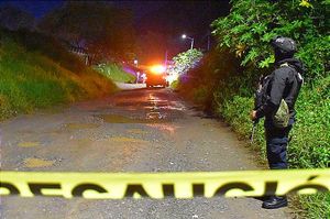 ¡ENCUENTRAN EJECUTADO A COMERCIANTE DEBAJO DE PUENTE EN HUILOAPAN!