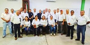 ¡LES DAN CLASES A LOS LÍDERES DE TAXISTAS!