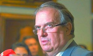 ¡EBRARD LANZA ULTIMÁTUM! -O SE REPONE LA CONSULTA O SE VA DE MORENA