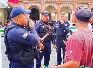 ¡SOMBREROS, BANDERAS Y TRAJES REGIONALES! -VENDEN DE TODO PARA CELEBRAR LA INDEPENDENCIA