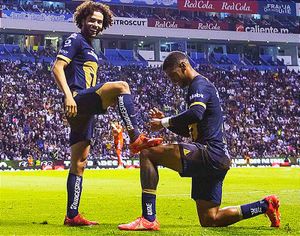 ¡PUMAS GANA TRES PUNTOS DE ORO! -El extremo de la Selección Mexicana se lució con un doblete al minuto 8 y 67, en el Estadio Cuauhtémoc