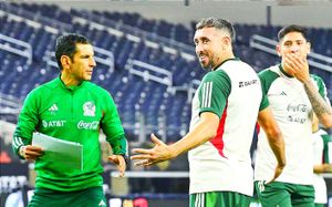 ¡RESPALDA LOZANO A OCHOA Y HERRERA COMO LÍDERE EN EL TRI!