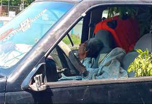 ¡HERMANOS BORRACHINES LLEVABAN EN SU CAMIONETA EL CADÁVER DE SU PAPÁ!