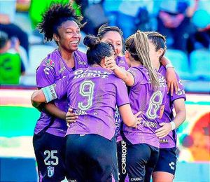 ¡TRIUNFAN TUZAS SOBRE PUMAS!