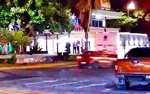 ¡GOLPEAN A INTEGRANTE DEL LGBT EN EL PARQUE ZAMORA!