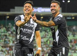 ¡NECAXA DA LA "CAMPANADA"! -Y Golea a Santos