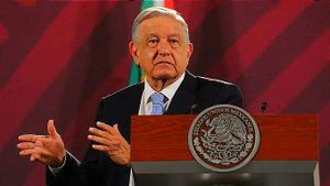 ¡"Hay como una especie de competencia a ver quién dice más barbaridades, quién es más atrevido para amenazar a México"! -Entre Candidatos de EU