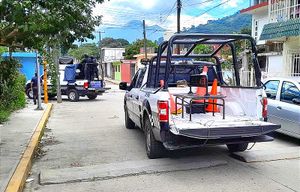 ¡LO BALEAN DENTRO DE SU CASA! -Le llegan a dar en la pierna, Los agresores escaparon en una moto