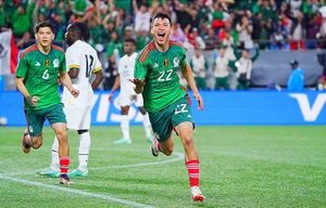 ¡EL TRICOLOR DOMINA A GHANA! -Goles del "Chucky" Lozano y Uriel Antuna