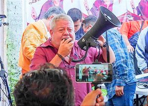 'COMPLÓ…' ¡LE CORTAN LA LUZ A HUERTA! -Pero les Saca el Megáfono, *Chanecadas al Ex Súper Delegado en Córdoba para Evitar su Mitin
