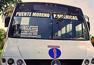 MUCHA PRISA... ¡PRENSA A UN NIÑO CON LA PUERTA DEL CAMIÓN! -El Chófer le cerró la puerta cuando bajaba las escaleras