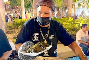¡QUE TAMALIZA! -Se consumieron más de tres mil tamales en el Zocalo de Veracruz