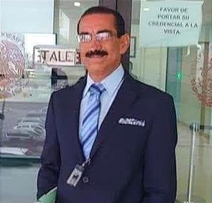 ¡SUELTAN AL ABOGADO ULLOA! -Lo detuvieron Policías Ministeriales Cuando se Trasladaba a la Fiscalía...