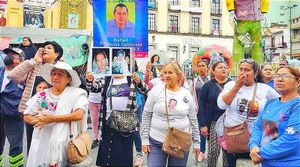 REBELIÓN DE COLECTIVOS... ¡SE LOS CLAUSURAN! -"Que salga el Gobernador" *Se lo Cierran a Cui y Sitian el Centro de Xalapa