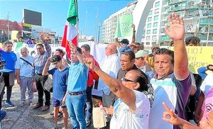 ¡SALEN DE ACAPULCO  A CDMX PARA EXIGIR RECURSOS POR 'OTIS'! -“Vamos a la Ciudad de México porque queremos ser escuchados, porque queremos que no se minimice la tragedia”