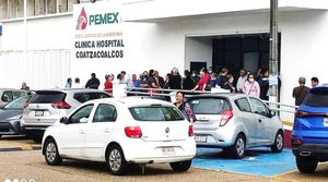 ¡JUBILADOS TOMAN EL HOSPITAL DE PEMEX EN COATZACOALCOS! -Se quejan de Malos Tratos y Citas Nulas