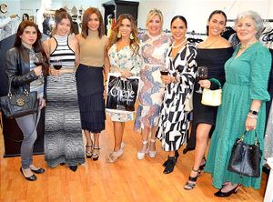 MARLIZ PLATAS DE RUIZ EN SU CHÉRIE BOUTIQUE...