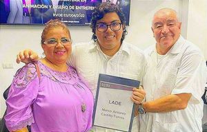 SE TITULA  MARCO ANTONIO! ...YA ES LICENCIADO EN ANIMACIÓN Y DISEÑO DE ENTRETENIMIENTO