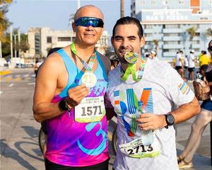 ¡EN LA MARATON DE VERACRUZ! -POS' SI, “PEPI” SALVATORI (DER) Y EL COACH JUAN JIMÉNEZ, DIRECTOR Y SUBDIRECTOR DE LA DIRECCIÓN DE FOMENTO DEPORTIVO...
