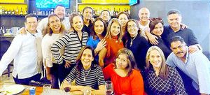 DIVERTIDA REUNIÓN DECEMBRINA GENERACIÓN DE LA ETI 85-88!