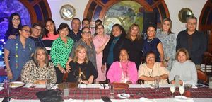 DE REUNIÓN ENTRE AMIGOS...
