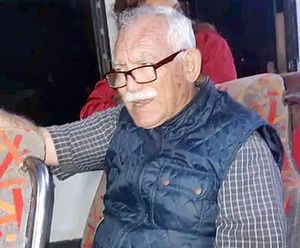 ¡RESCATAN A ABUELITO QUE CAMINABA PERDIDO POR CABEZA OLMECA!