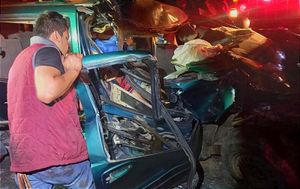 ¡TRAGEDIA EN LA CARRETERA! - MUERE UNA JOVEN EMBARAZADA EN BRUTAL CHOQUE ...UN SEMIRREMOLQUE TIPO GÓNDOLA ESTABA DETENIDO EN EL CARRIL